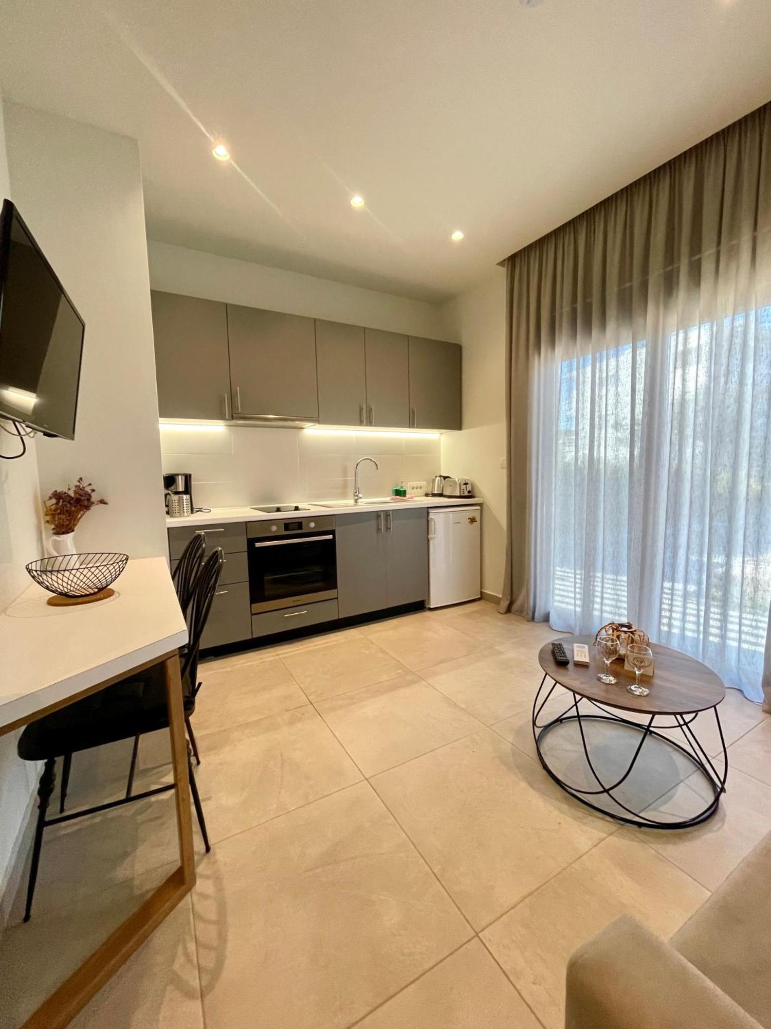Kipos Suites & Apartments (Adults Only) Jenadi Pokój zdjęcie
